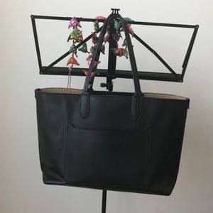 Feaux leather black tote purse